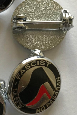 Pin Anti-Fascist No Pasaran